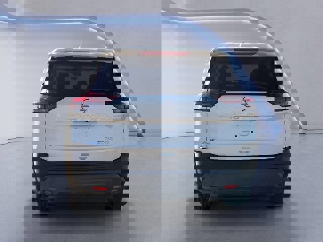 Used 2023 Nissan Rogue SV image 4