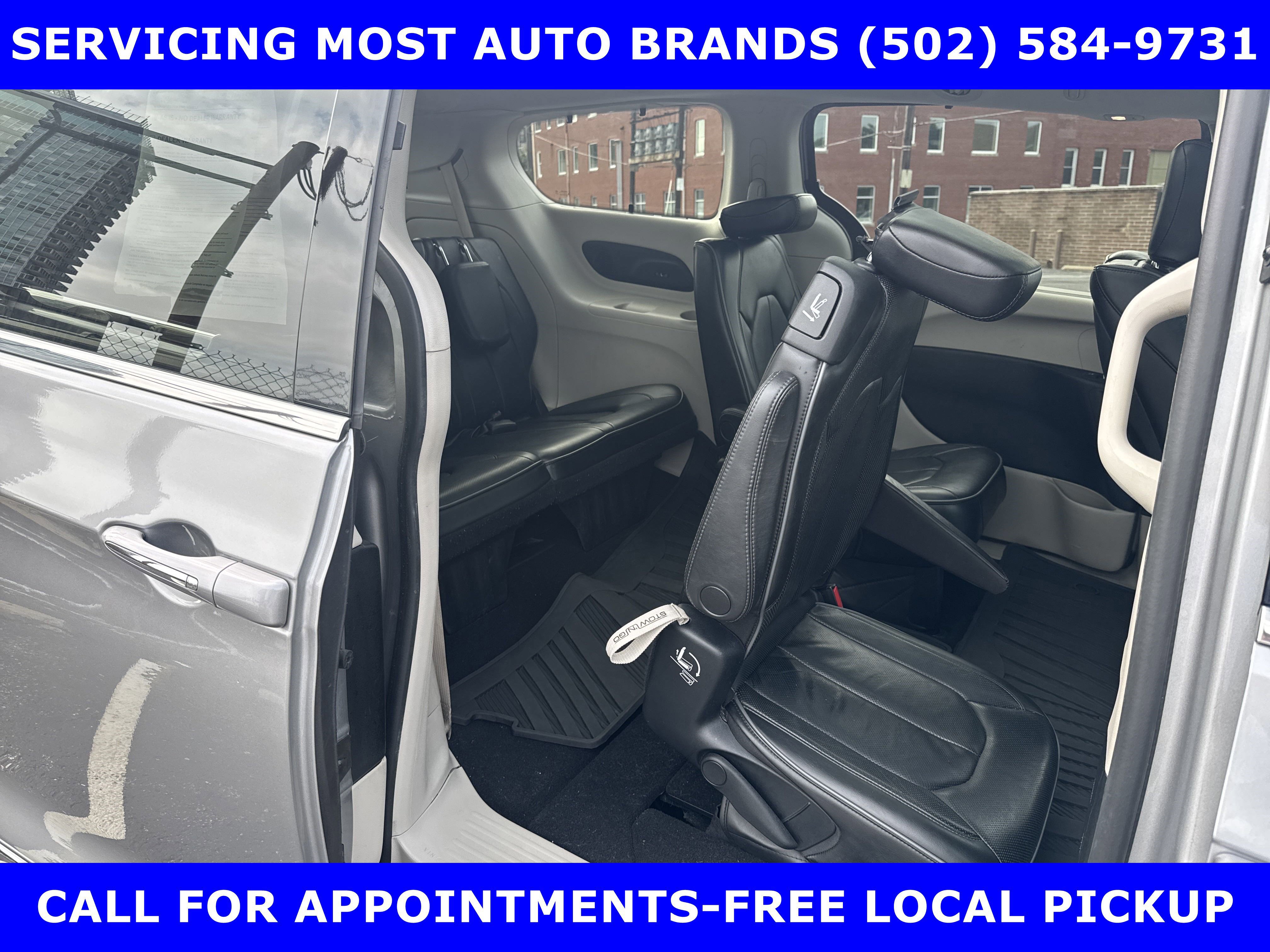 Used 2017 Chrysler Pacifica Limited image 21