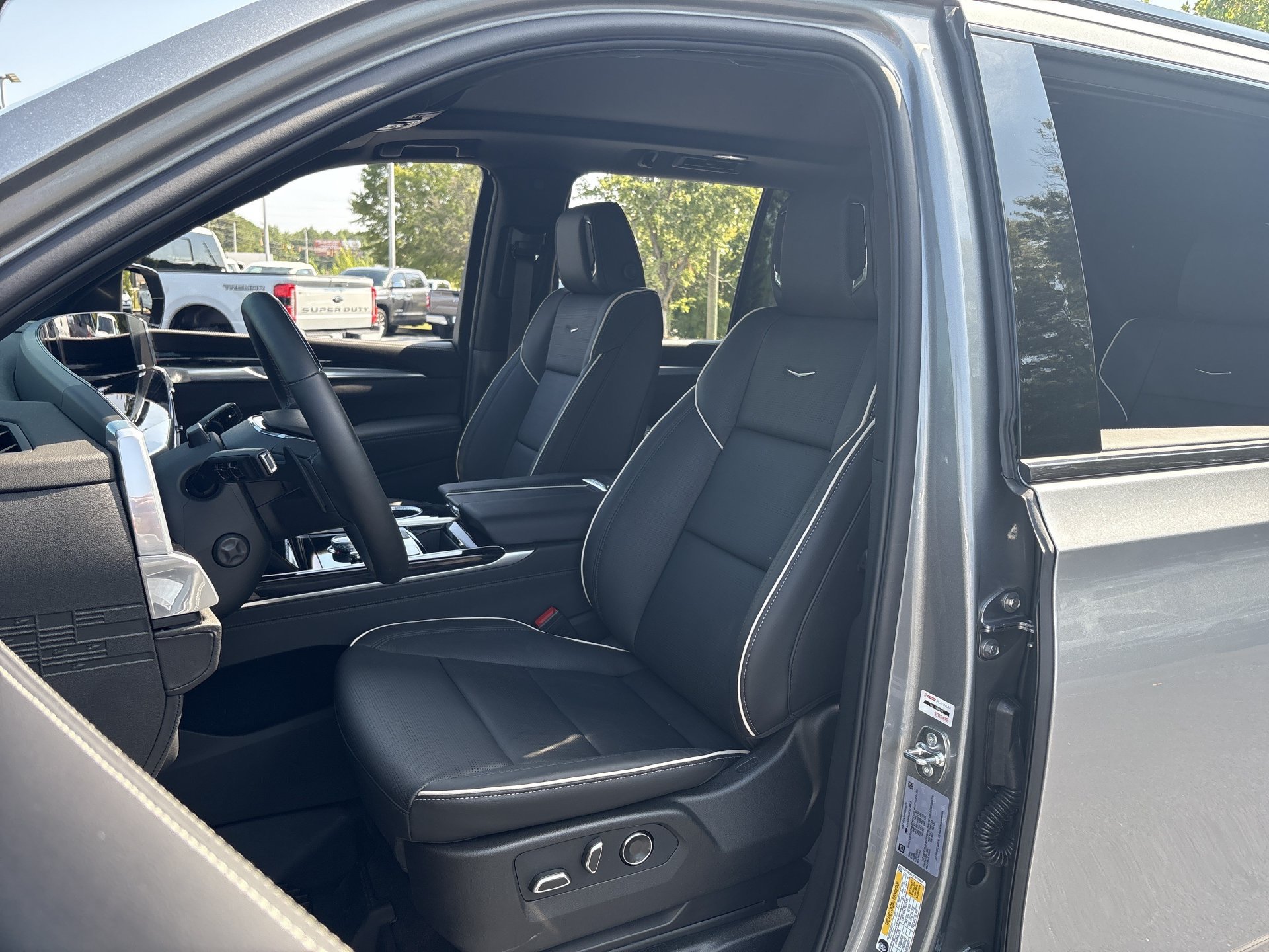 Used 2026 Cadillac Escalade Sport w/ LPO, ONYX Package AWD/4WD image 18