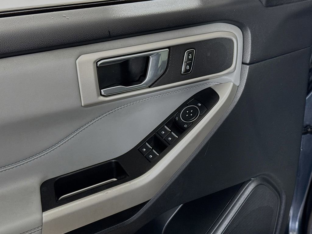Certified 2022 Ford Explorer XLT w/ Equipment Group 202A image 18