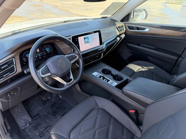 Used 2024 Volkswagen Atlas SE image 12