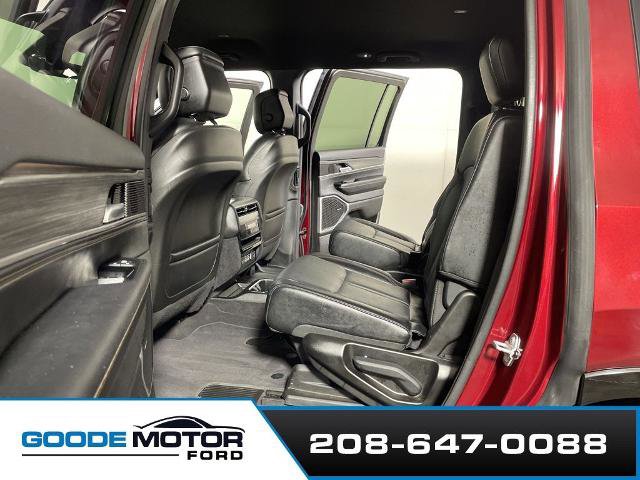 Used 2024 Jeep Wagoneer Series III AWD/4WD image 19