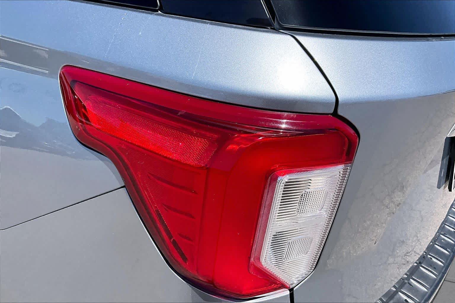 Certified 2023 Ford Explorer XLT RWD image 27
