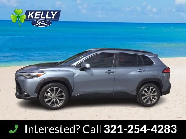 Used 2023 Toyota Corolla Cross XSE w/ Convenience Package image 2