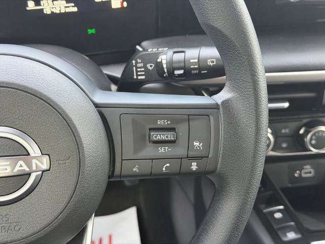 Used 2025 Nissan Kicks S image 17