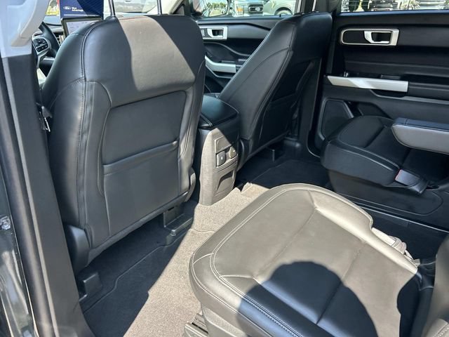 Certified 2024 Ford Explorer XLT w/ Equipment Group 202A AWD/4WD image 18