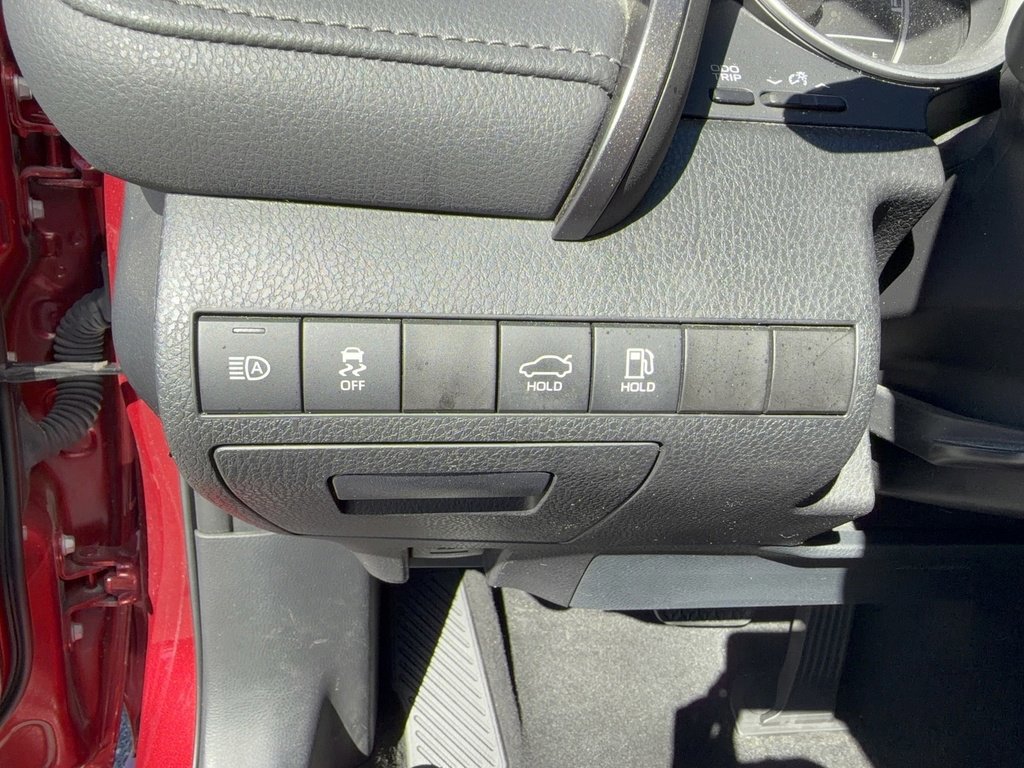 Used 2022 Toyota Camry LE image 25