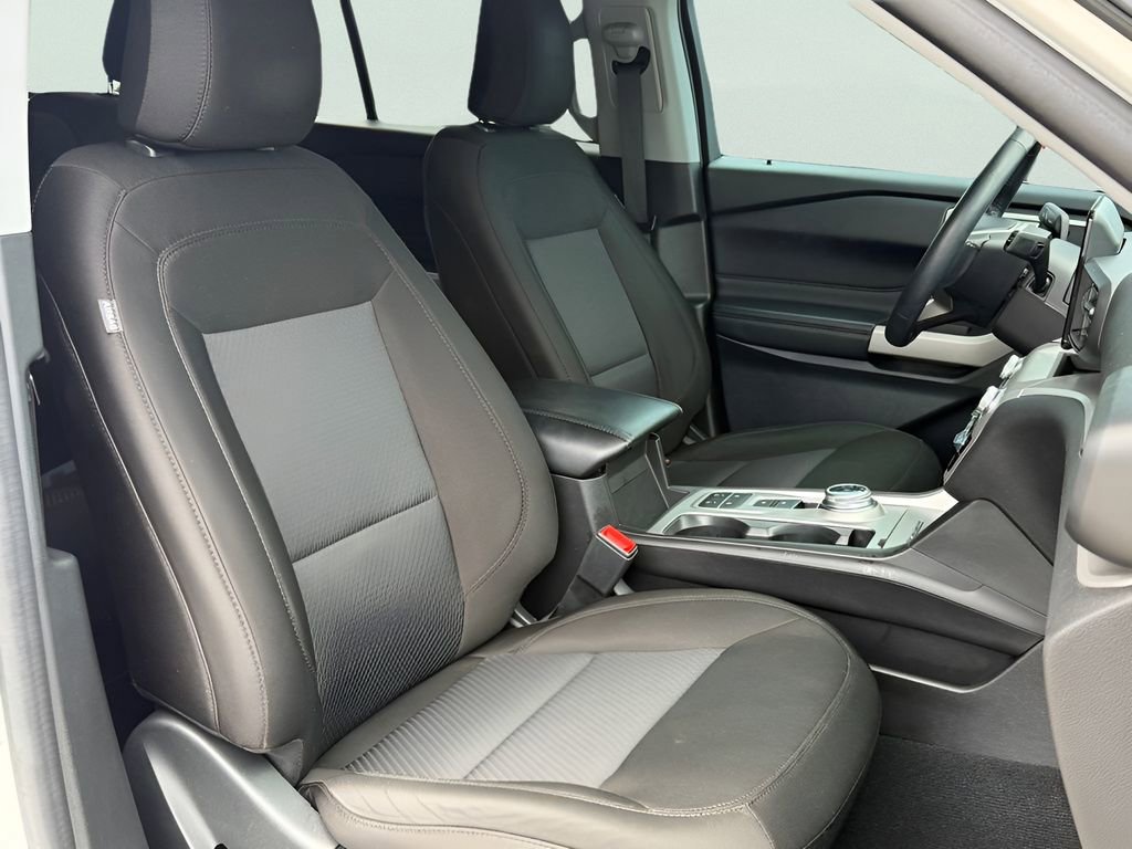 Certified 2023 Ford Explorer XLT RWD image 14