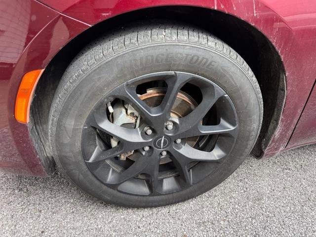 Used 2023 Chrysler Pacifica Limited w/ S Appearance Package image 2