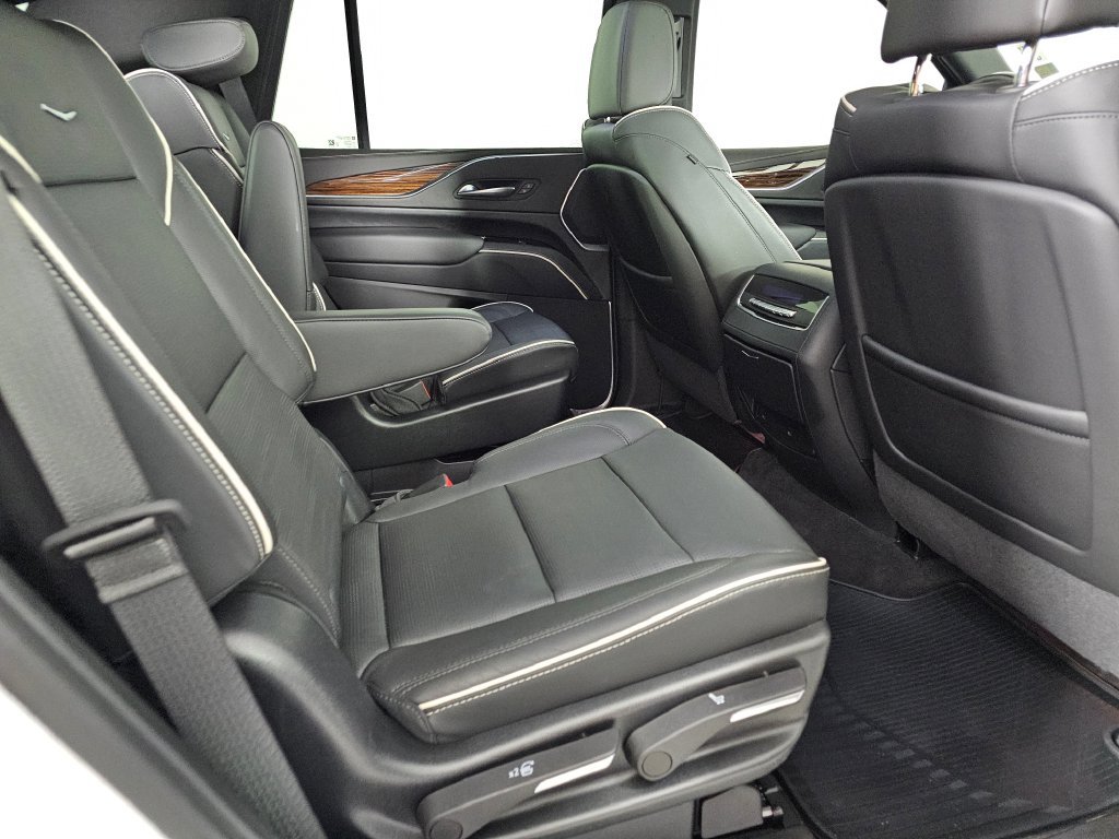 Used 2023 Cadillac Escalade Premium Luxury w/ LPO, Radiant Package AWD/4WD image 13