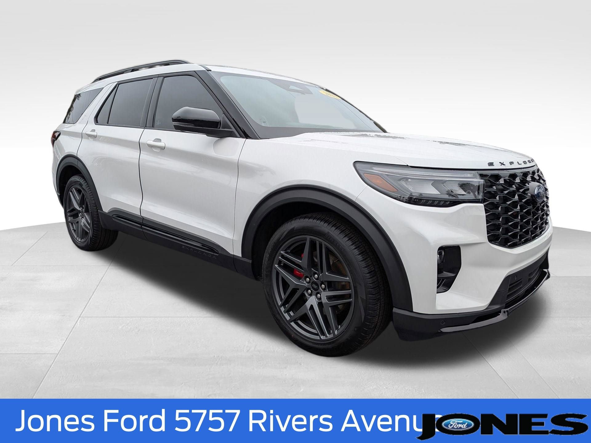 Certified 2025 Ford Explorer ST image 3