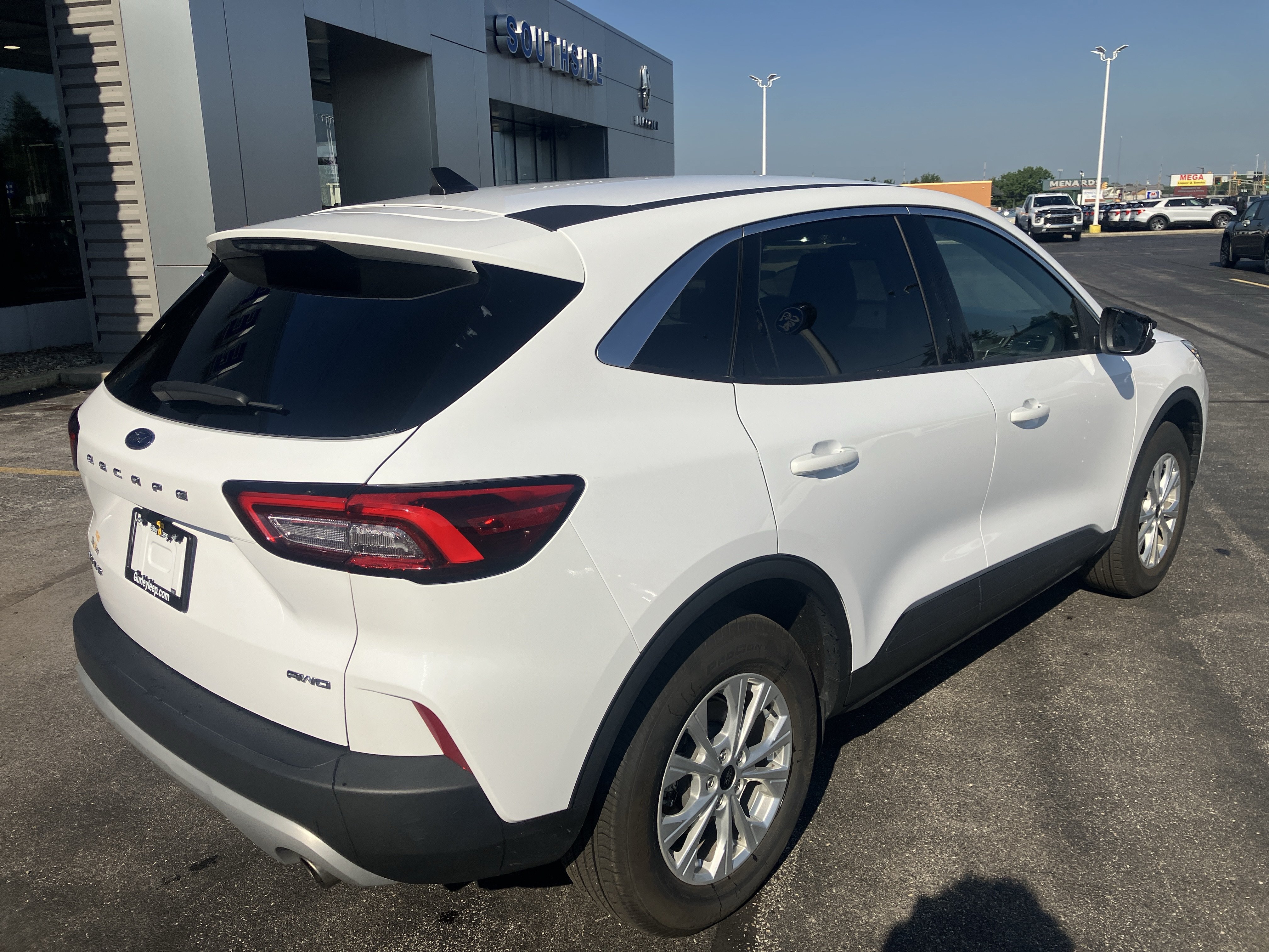 Certified 2023 Ford Escape Active AWD/4WD image 7