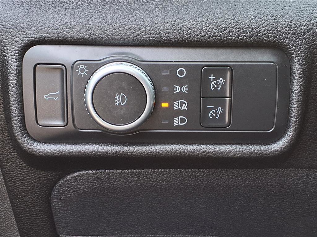 Certified 2022 Ford Explorer XLT w/ Equipment Group 202A image 22