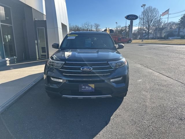 Certified 2022 Ford Explorer XLT w/ Equipment Group 202A AWD/4WD image 3