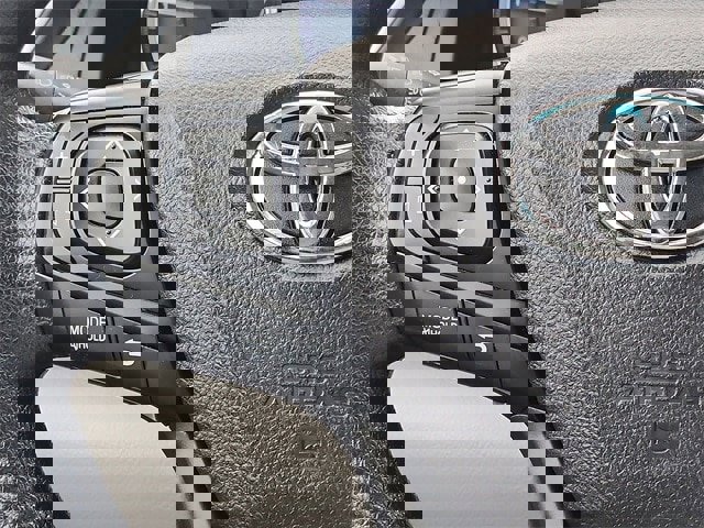 Used 2017 Toyota Camry LE image 14