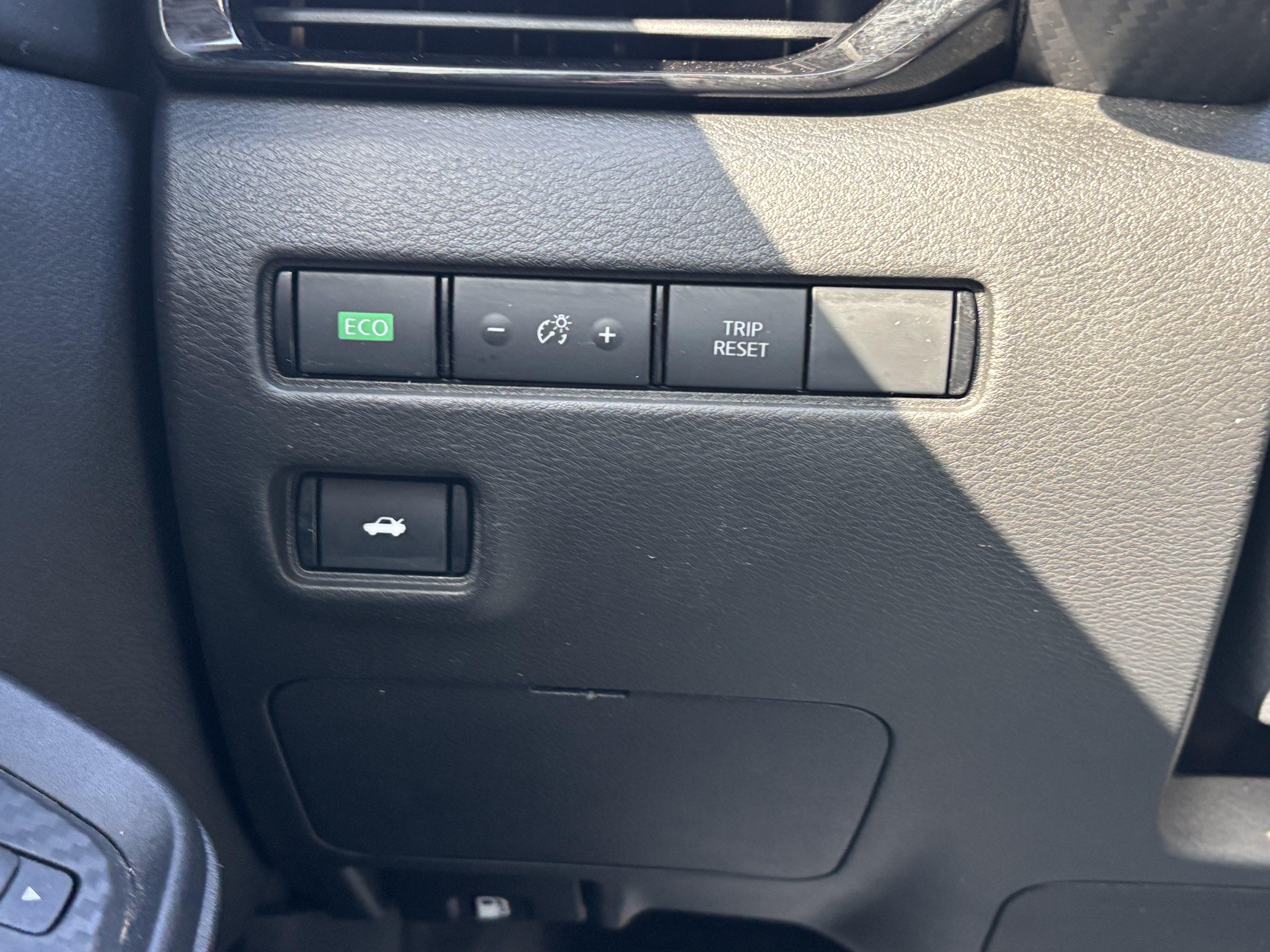 Used 2025 Nissan Sentra SV FWD image 39
