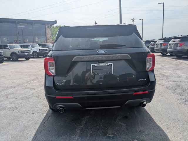 Certified 2022 Ford Explorer XLT w/ Equipment Group 202A AWD/4WD image 9