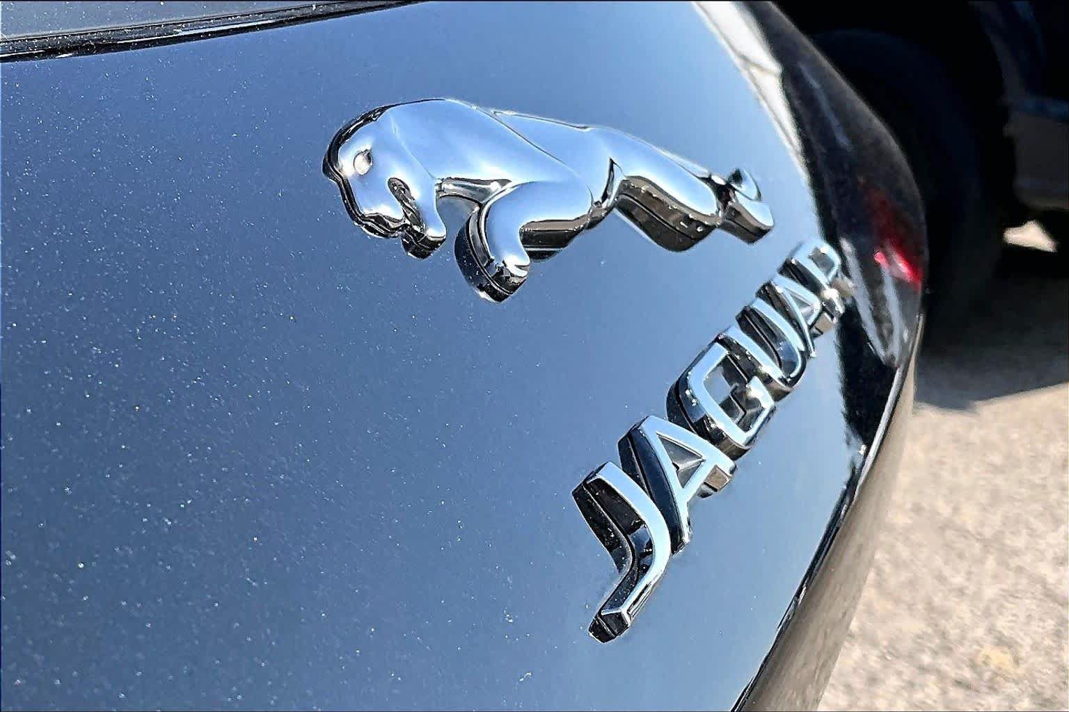 Used 2019 Jaguar E-PACE R-Dynamic SE AWD/4WD image 30