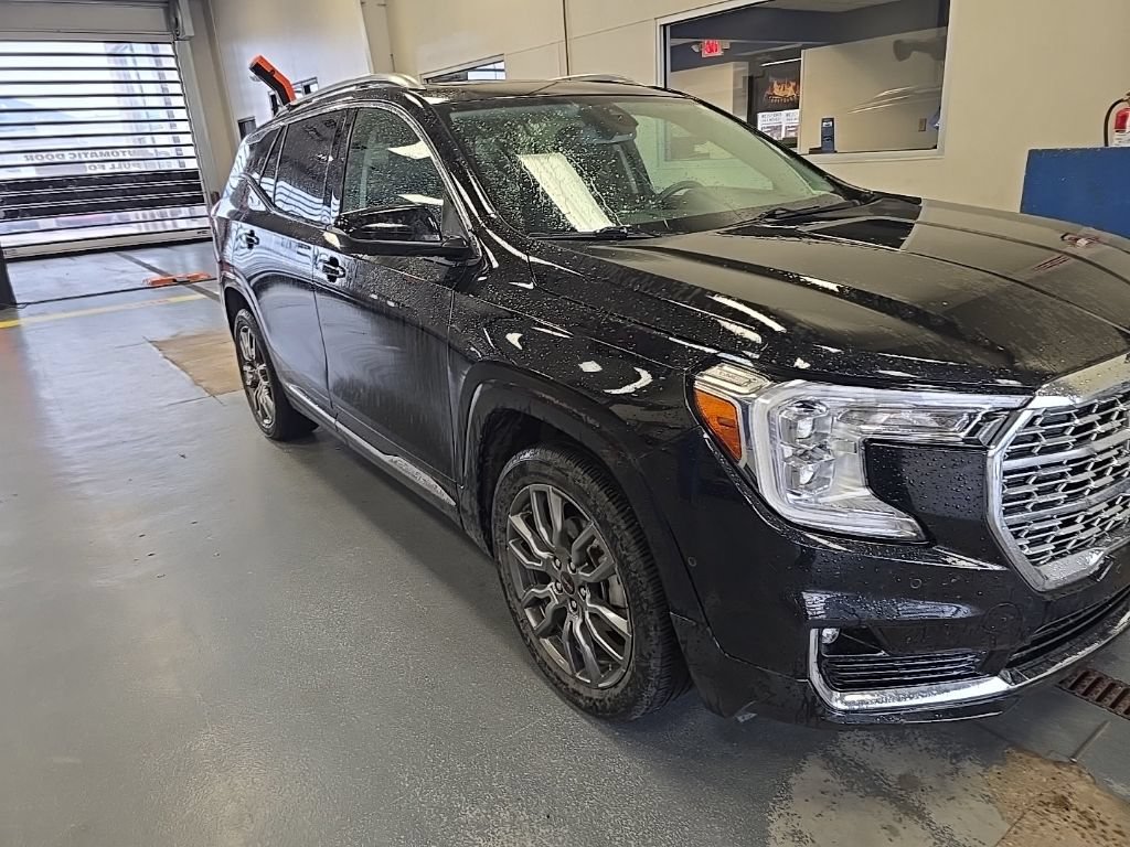 Used 2024 GMC Terrain Denali w/ Black Diamond Edition