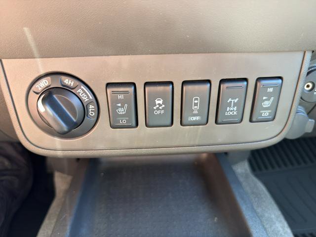 Used 2018 Nissan Frontier PRO-4X AWD/4WD image 25
