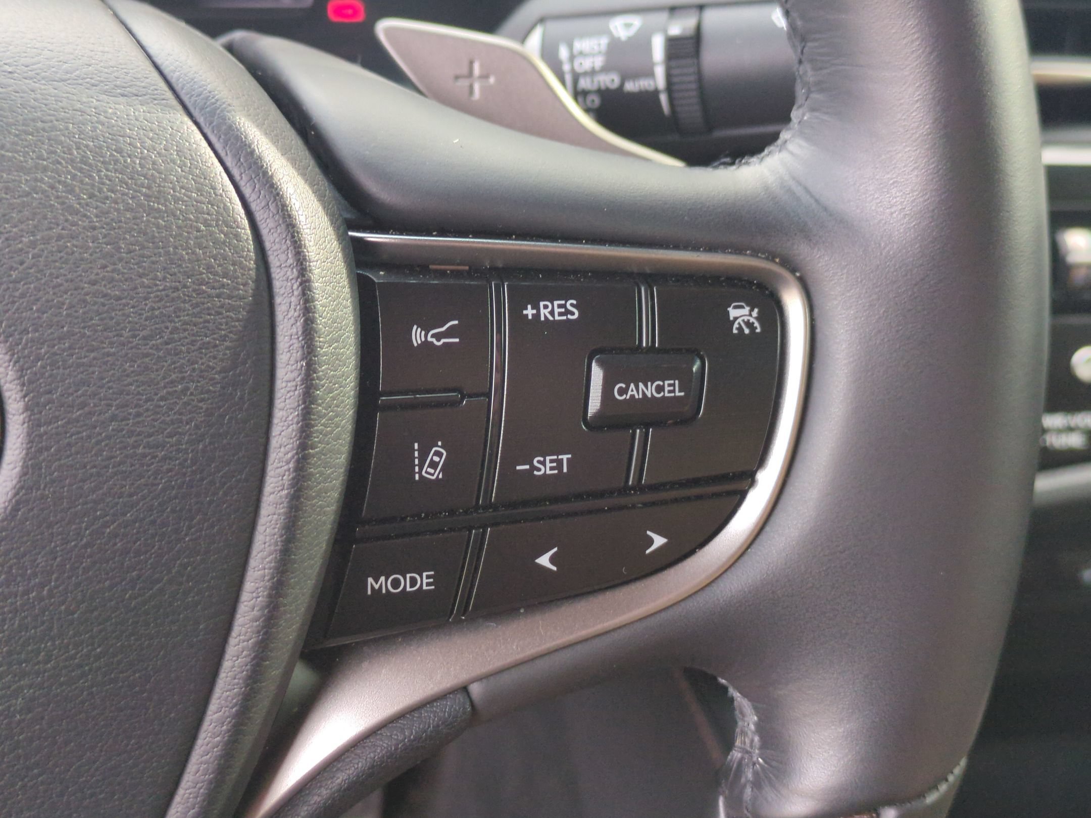 Used 2024 Lexus ES 350 Ultra Luxury w/ Accessory Package (Z2) FWD image 16