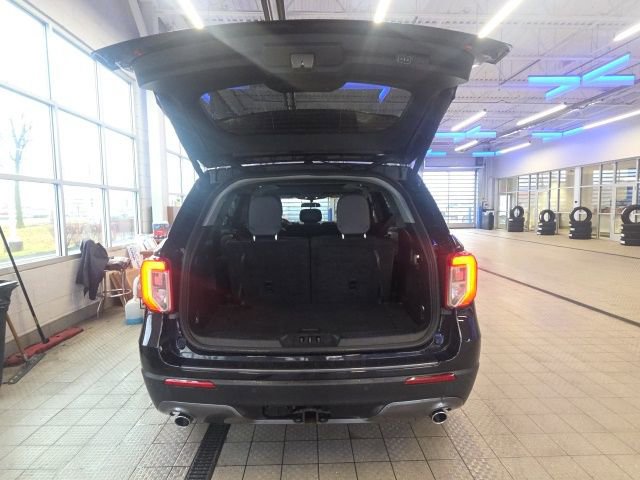 Certified 2023 Ford Explorer XLT w/ Equipment Group 202A image 10