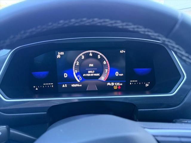Used 2023 Volkswagen Tiguan SE w/ Panoramic Sunroof Package FWD image 21
