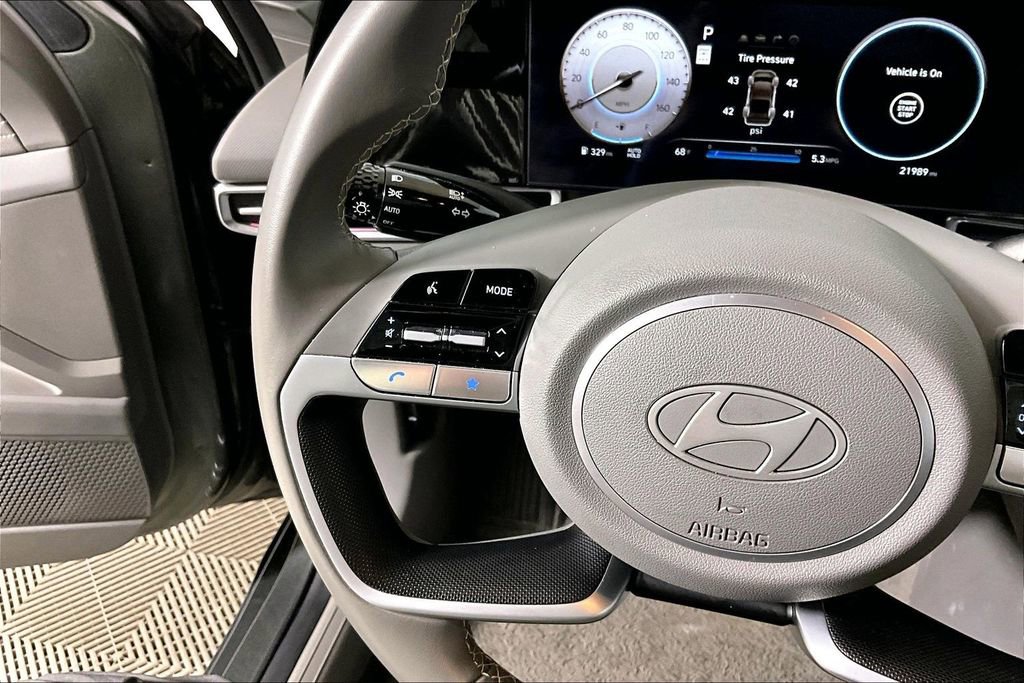 Used 2025 Hyundai Elantra SEL image 14