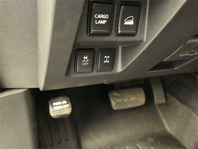 Used 2025 Nissan Frontier PRO-4X w/ Pro Convenience Package image 15