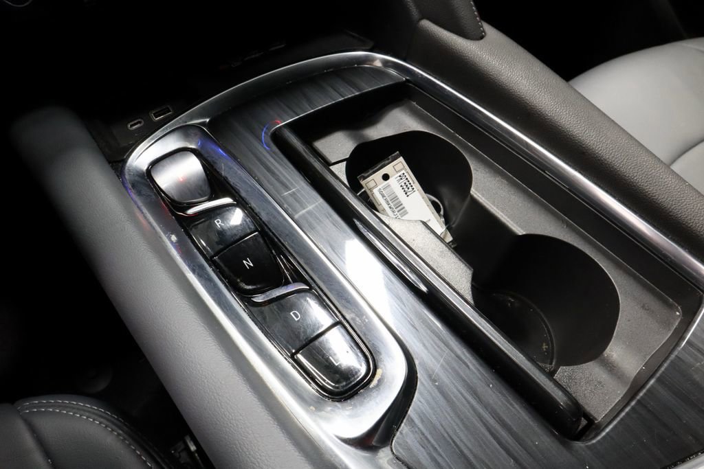 Used 2024 Buick Enclave Essence w/ Sport Touring Edition FWD image 31