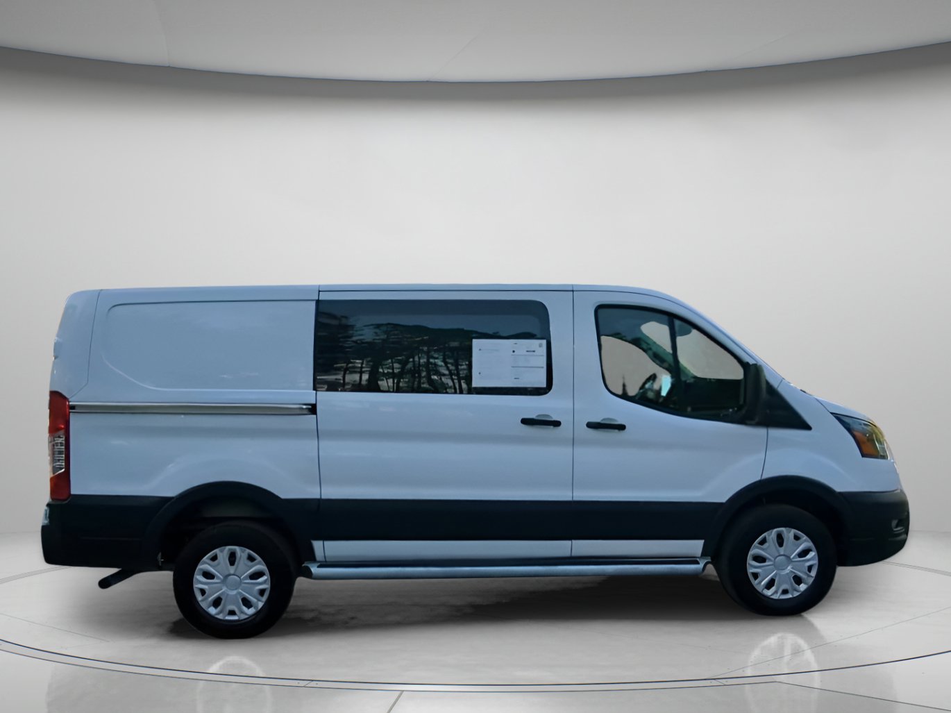 Certified 2025 Ford Transit 250 Low Roof w/ Exterior Upgrade Package RWD image 32