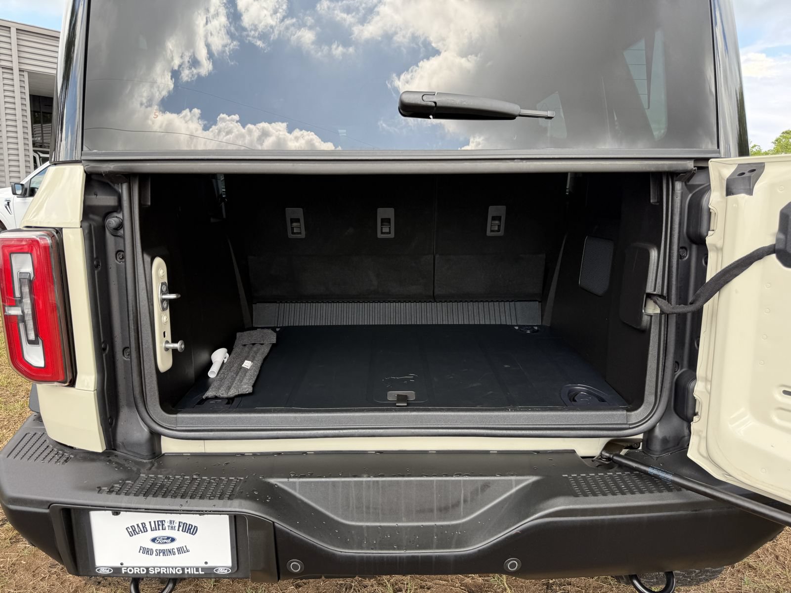 Certified 2025 Ford Bronco Badlands AWD/4WD image 11