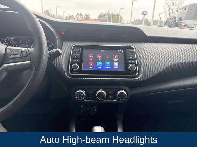 Used 2021 Nissan Kicks S image 18