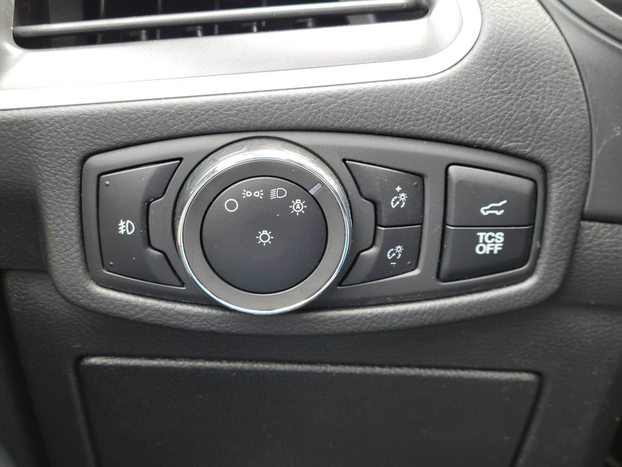 Certified 2024 Ford Edge SEL w/ Convenience Package AWD/4WD image 15