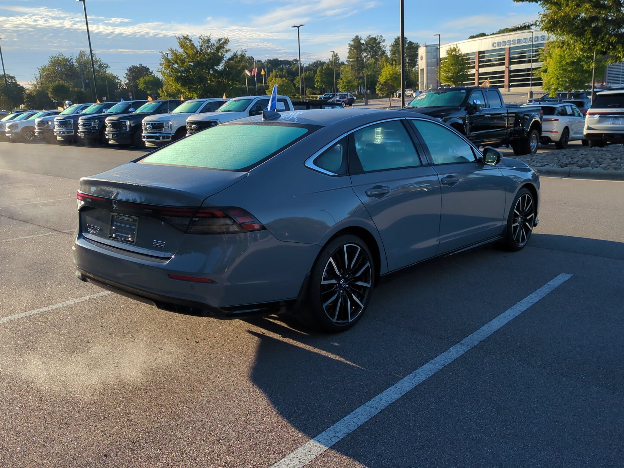 Used 2023 Honda Accord Touring image 3