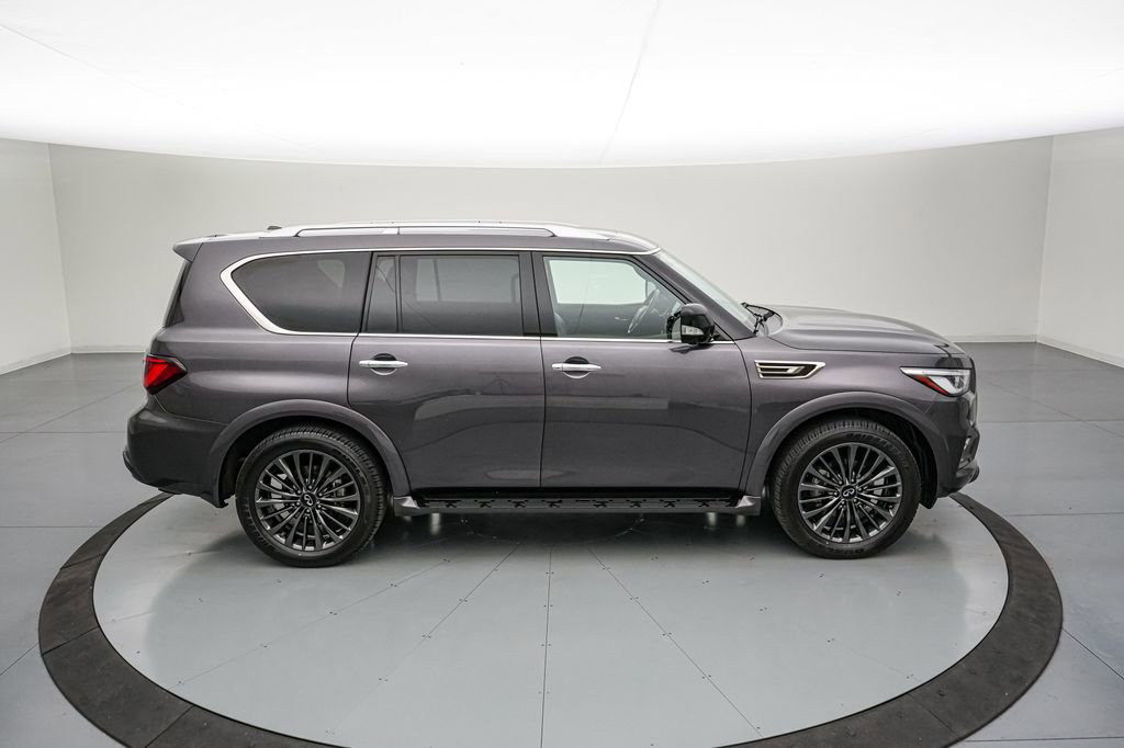 Used 2024 INFINITI QX80 Sensory AWD/4WD image 3
