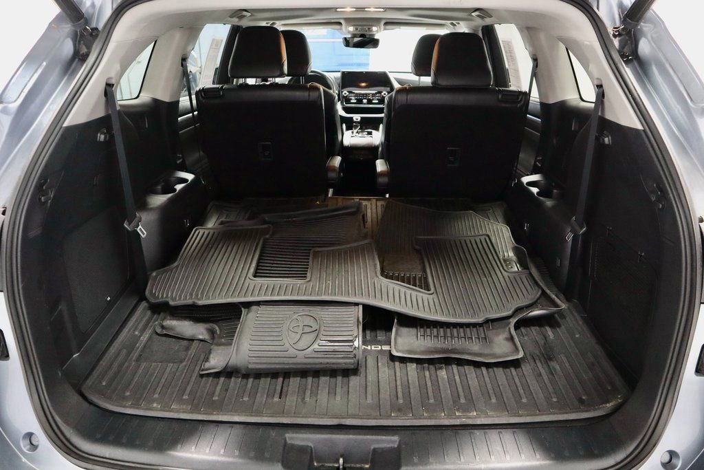 Used 2022 Toyota Highlander Limited image 15