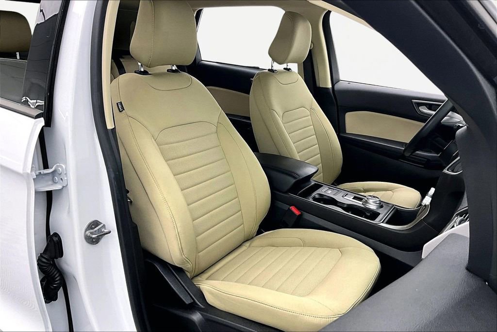 Certified 2024 Ford Edge SE image 9