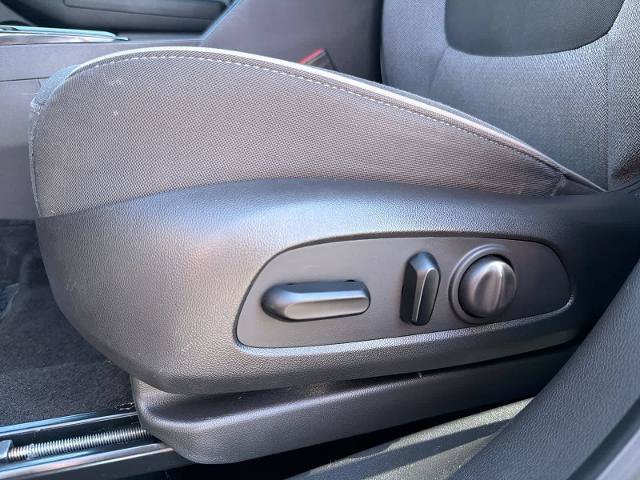 Used 2022 Chevrolet TrailBlazer LT AWD/4WD image 18