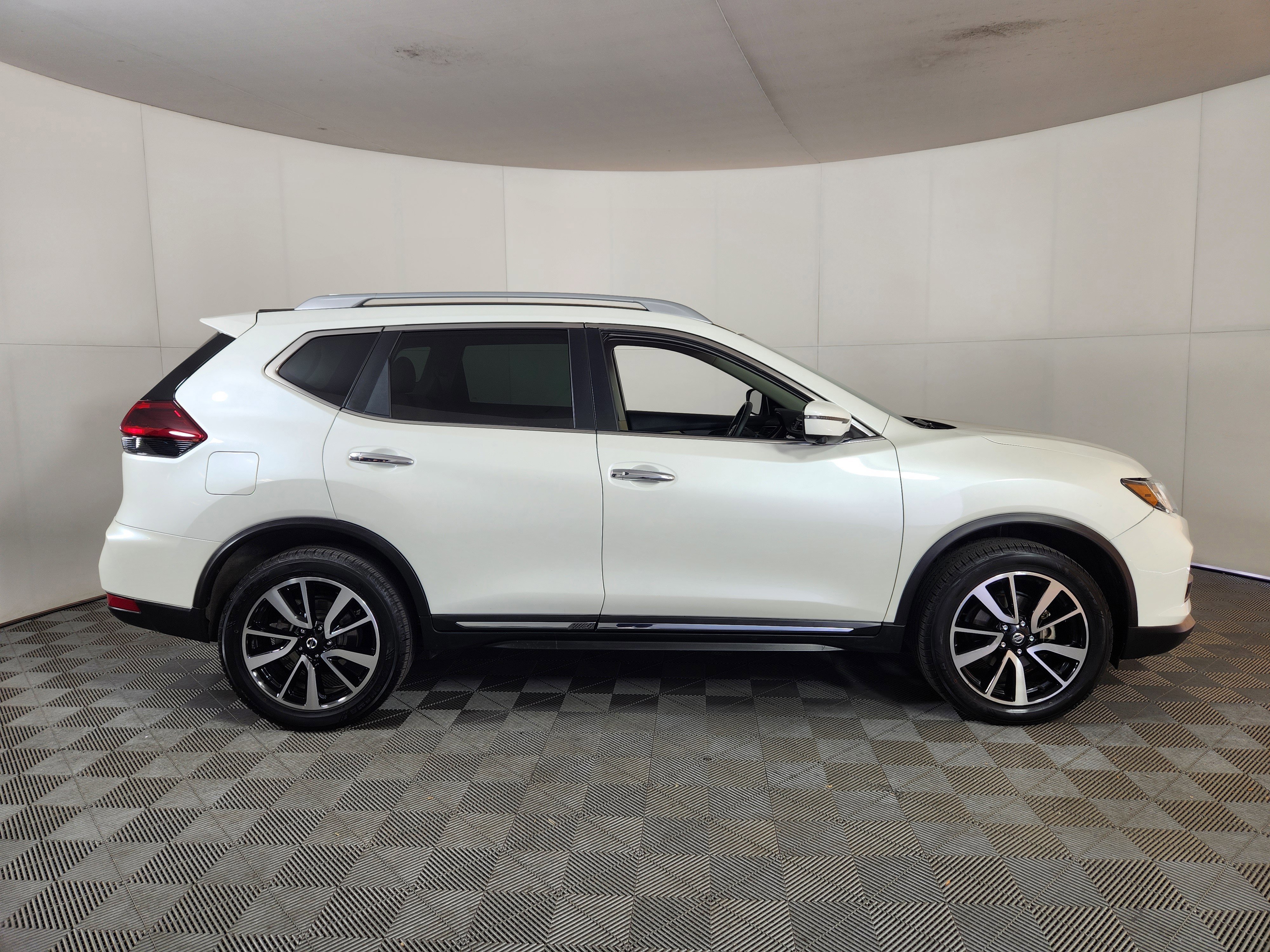 Used 2019 Nissan Rogue SL image 6