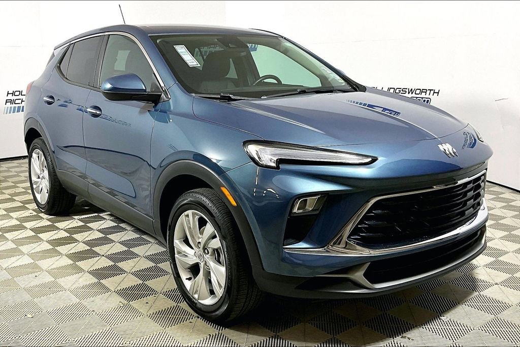 Used 2024 Buick Encore GX Preferred w/ Comfort Package image 3