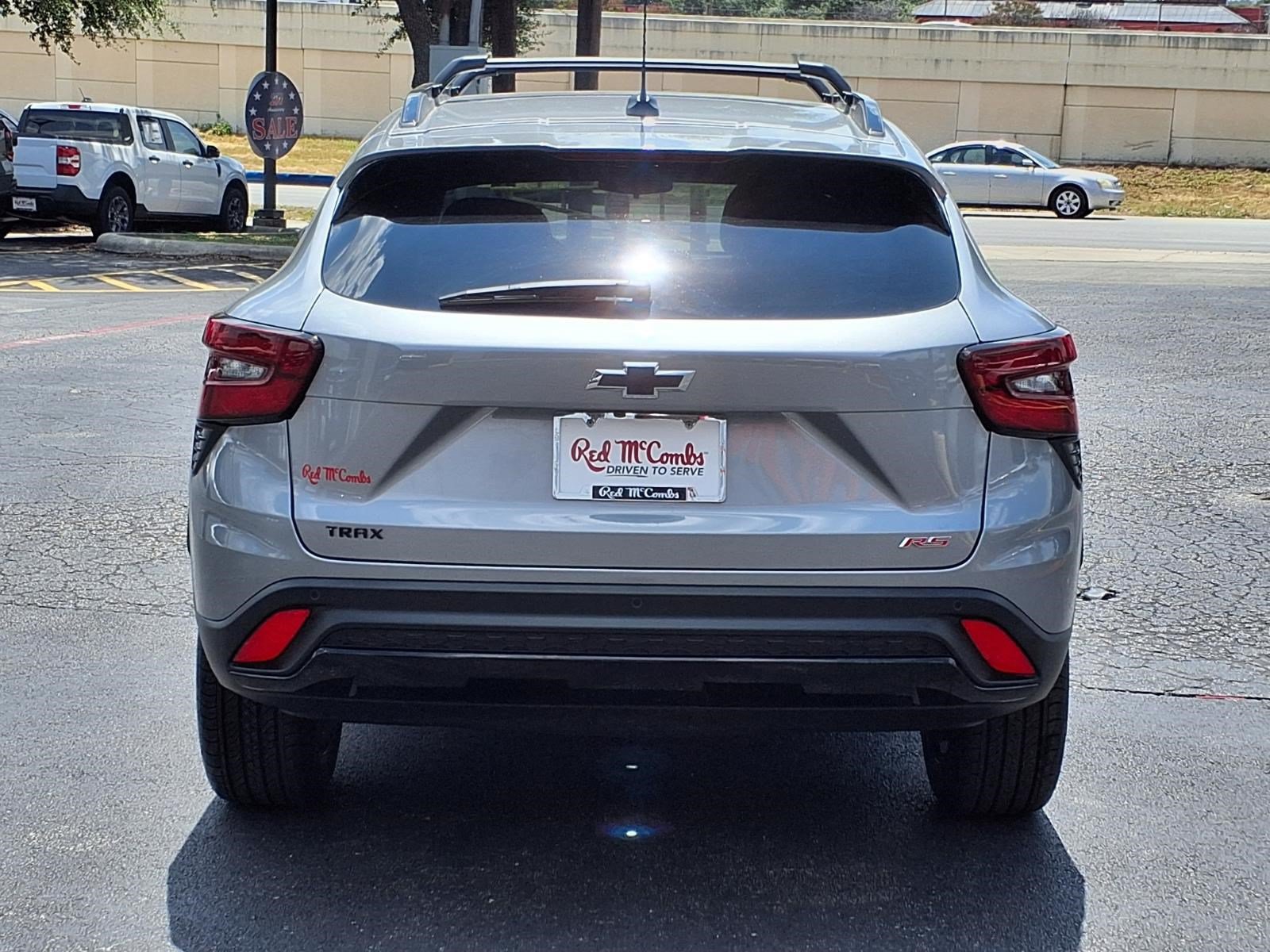 Used 2026 Chevrolet Trax RS w/ Sunroof Package FWD image 7