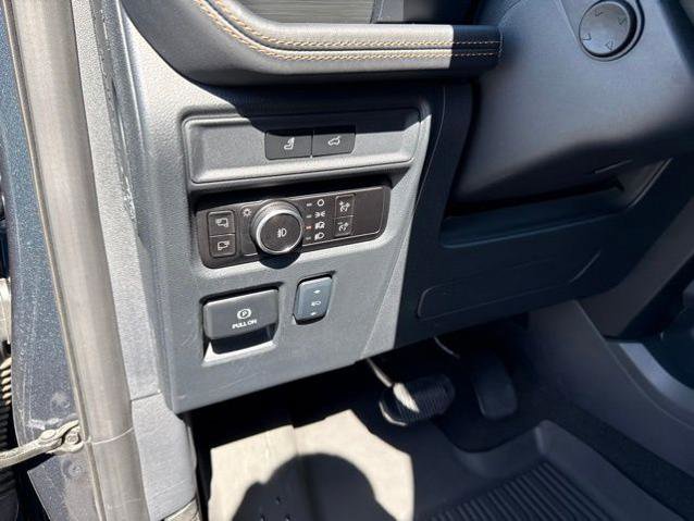 Certified 2024 Ford Expedition Platinum AWD/4WD image 18