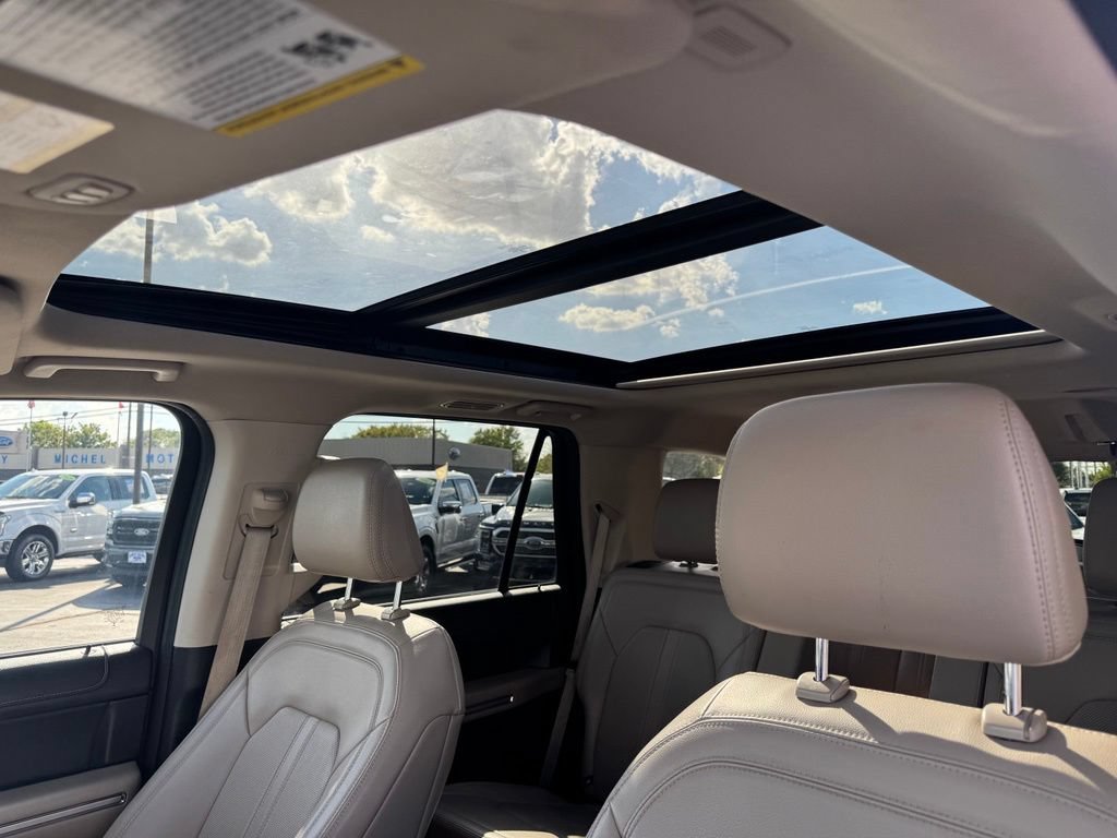 Certified 2024 Ford Expedition Limited AWD/4WD image 7
