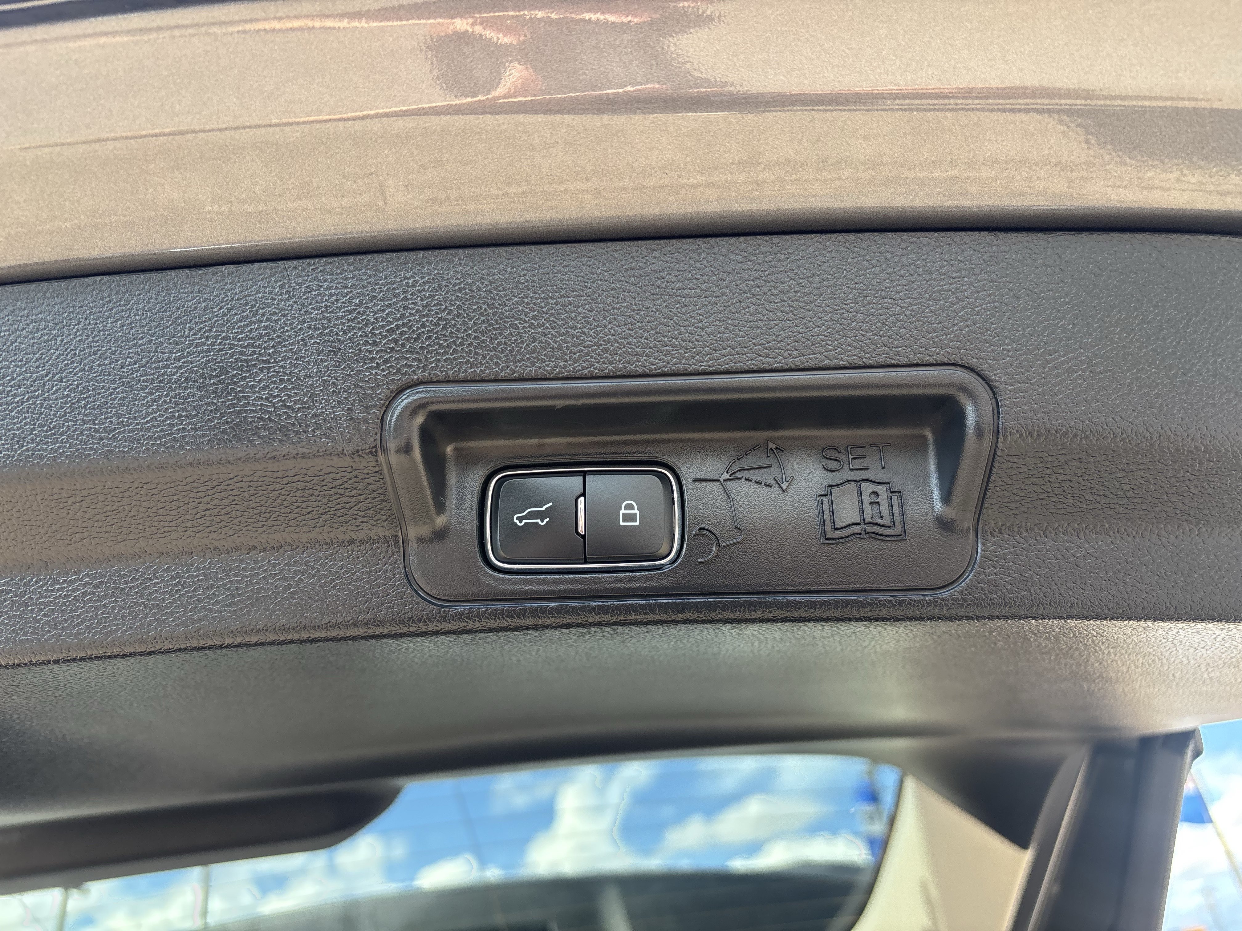 Certified 2025 Ford Explorer Active RWD image 19