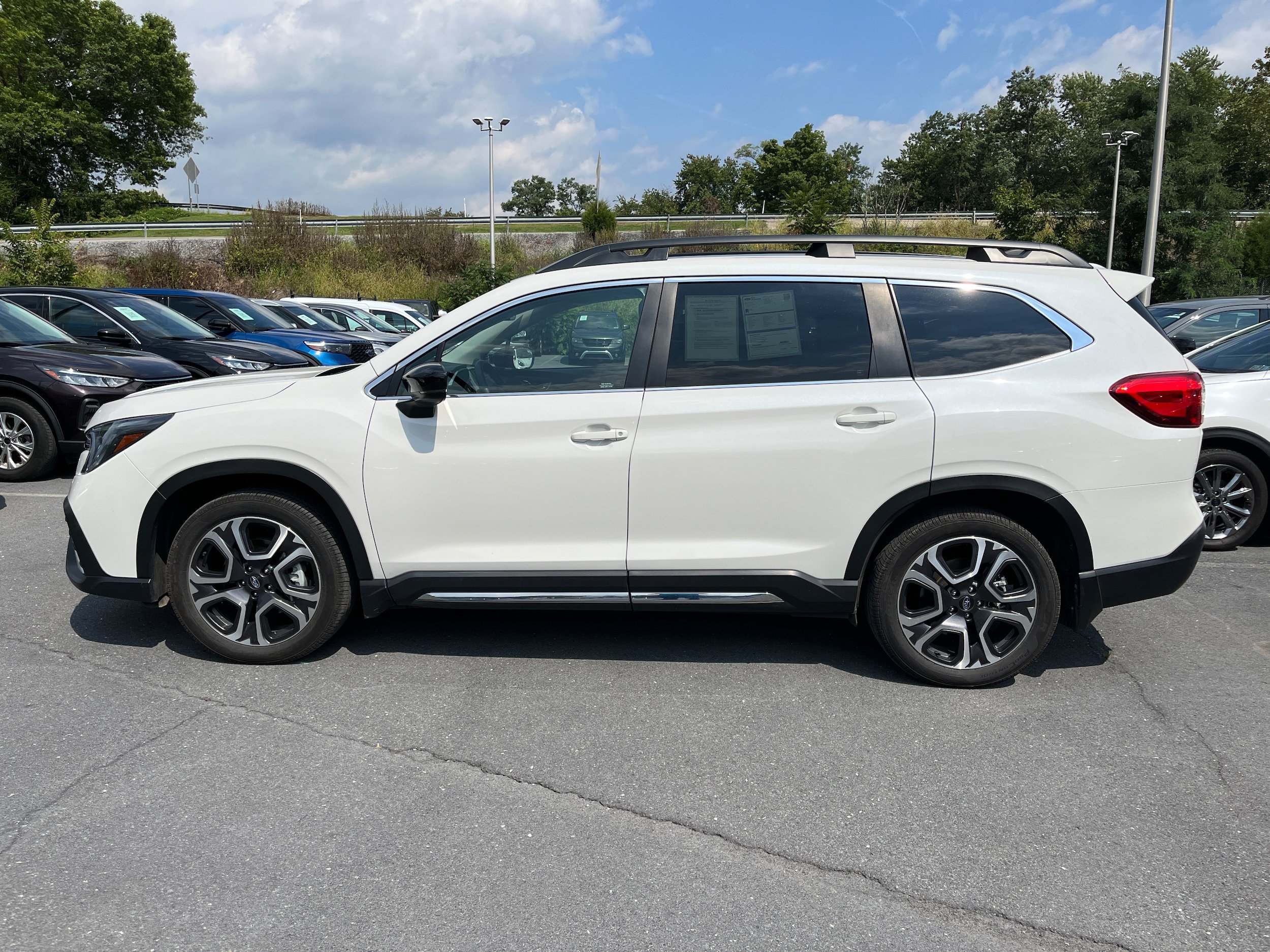 Used 2024 Subaru Ascent Limited AWD/4WD image 8