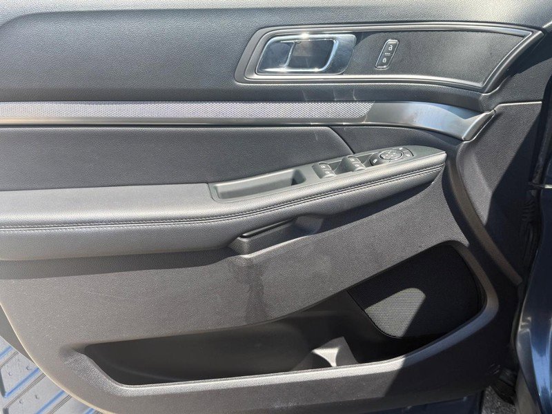 Certified 2019 Ford Explorer XLT w/ Equipment Group 202A AWD/4WD image 27