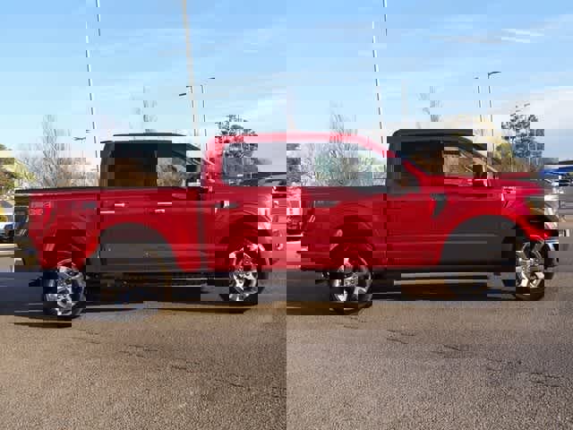 Certified 2022 Ford F150 XLT w/ Equipment Group 302A High image 4