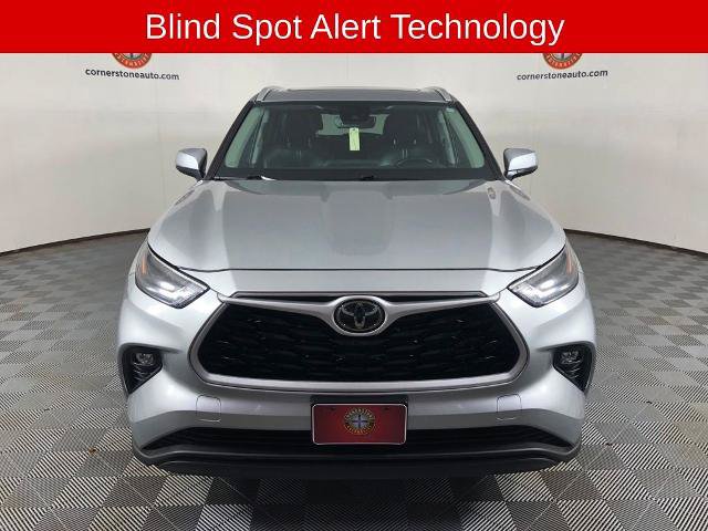 Used 2023 Toyota Highlander XLE AWD/4WD image 15