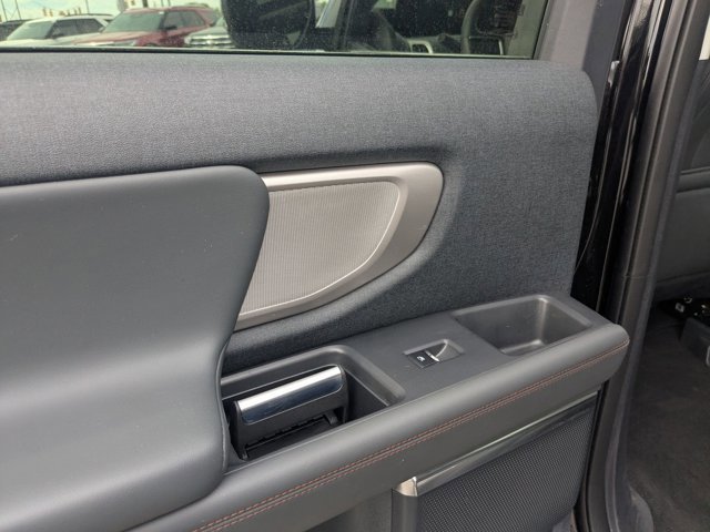 Certified 2025 Ford Expedition Active image 28